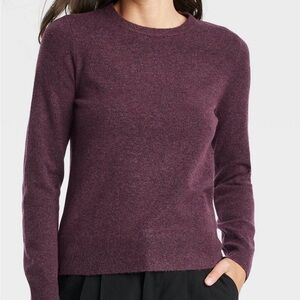 Women’s Crewneck Cashfeel Pullover Sweater    Burgundy. XS